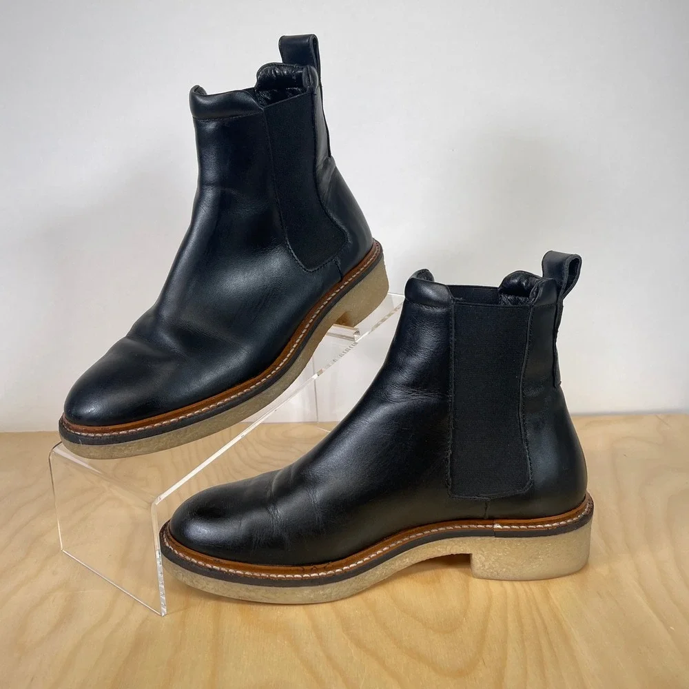 Everlane classic chelsea